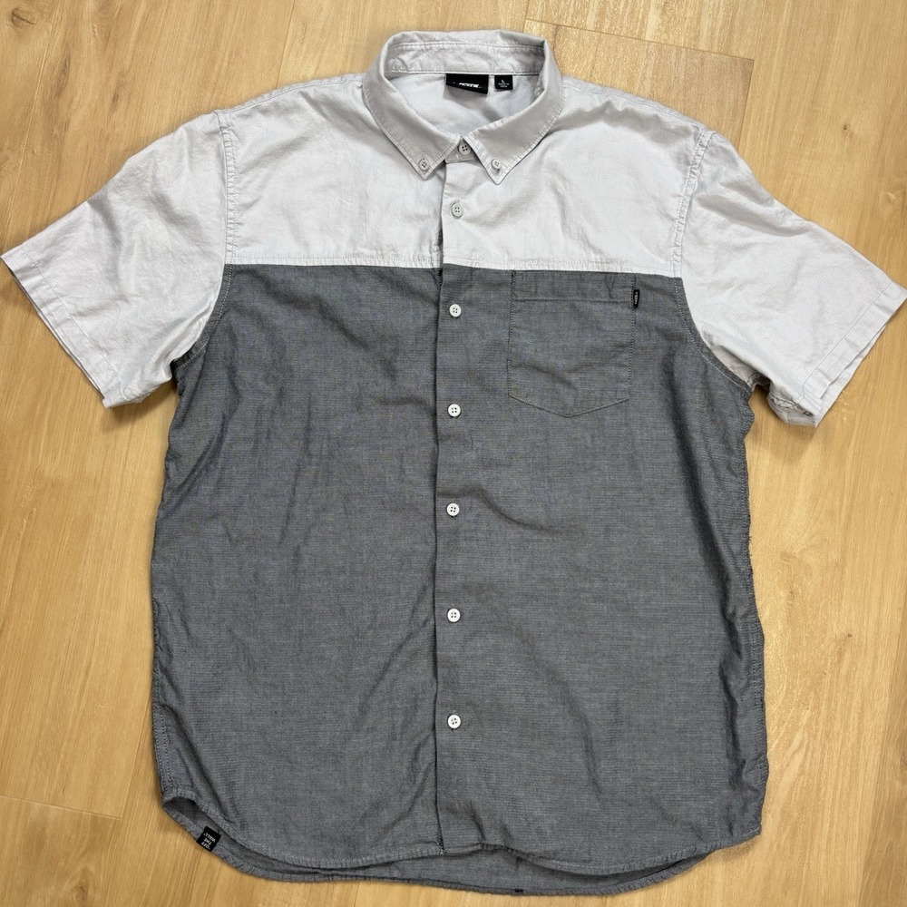 Vans Off The Wall Short Sleeve Button Down Two Toned Shirt Mens Size Large Y2K